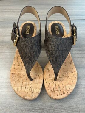 Brand new Michael Kors Brown MK Logo Cork Thong Sandals with Gold Buckle